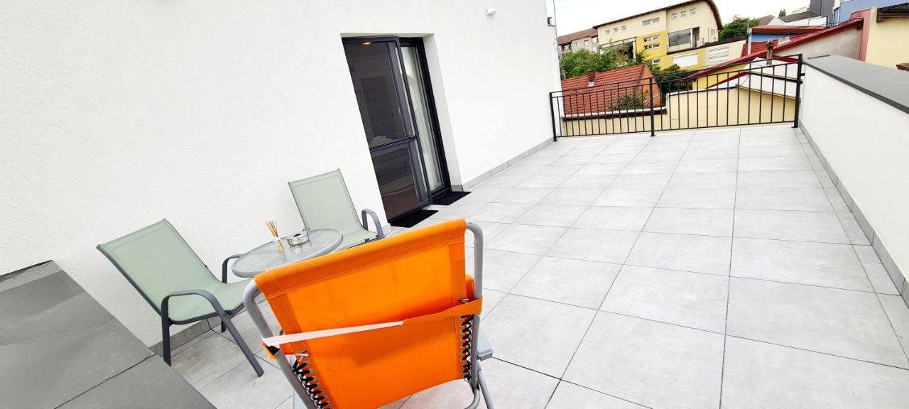 Hotel B4 Oradea Exterior foto